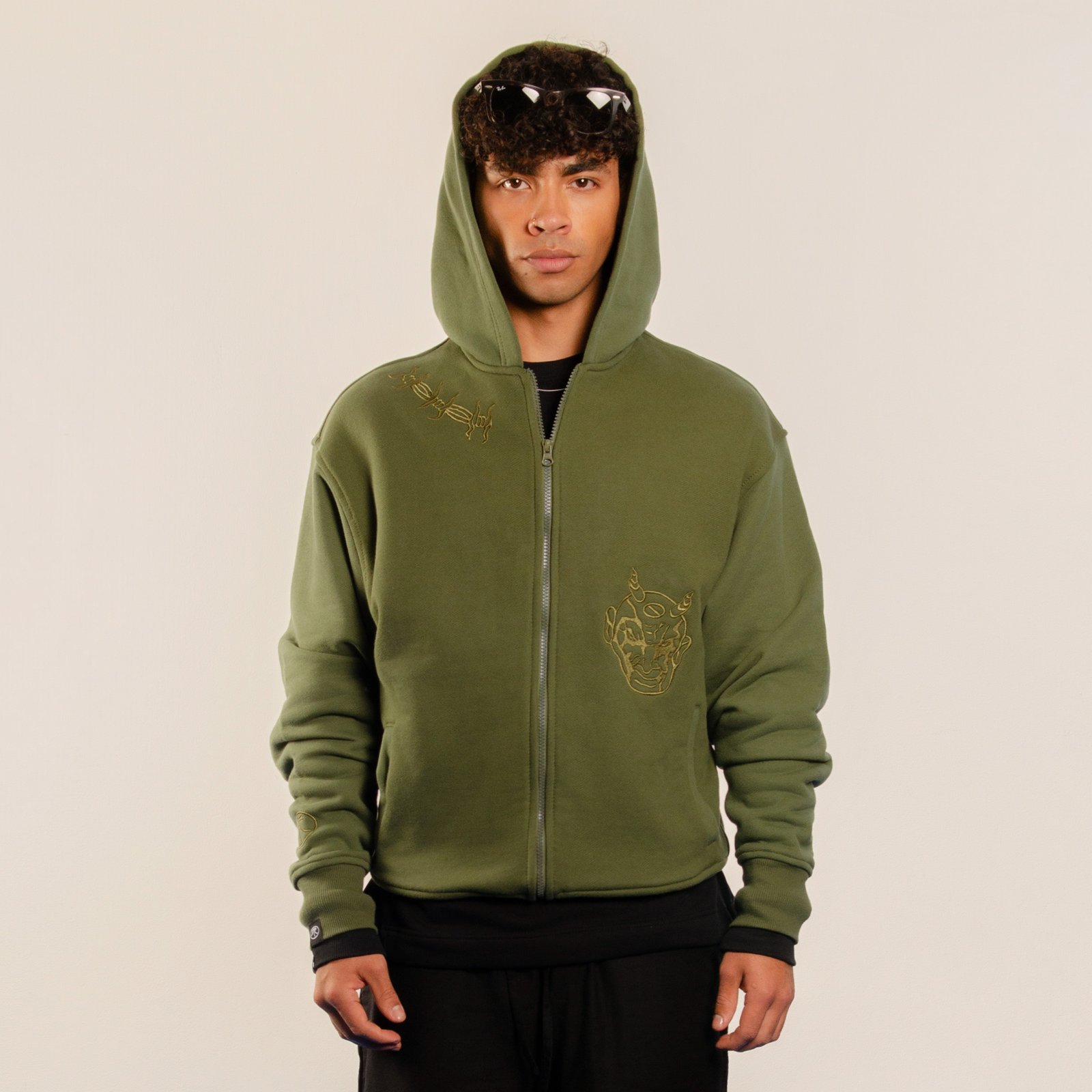 Hoodie A Verde Frente hoodie a verde frente